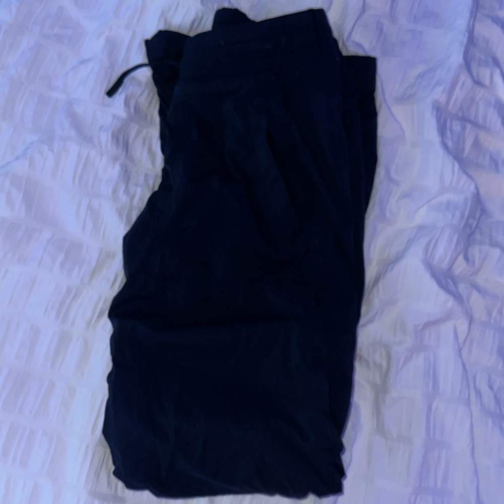 Iviva-Lululemon Navy blue joggers, pretty much brand new, and in great condition